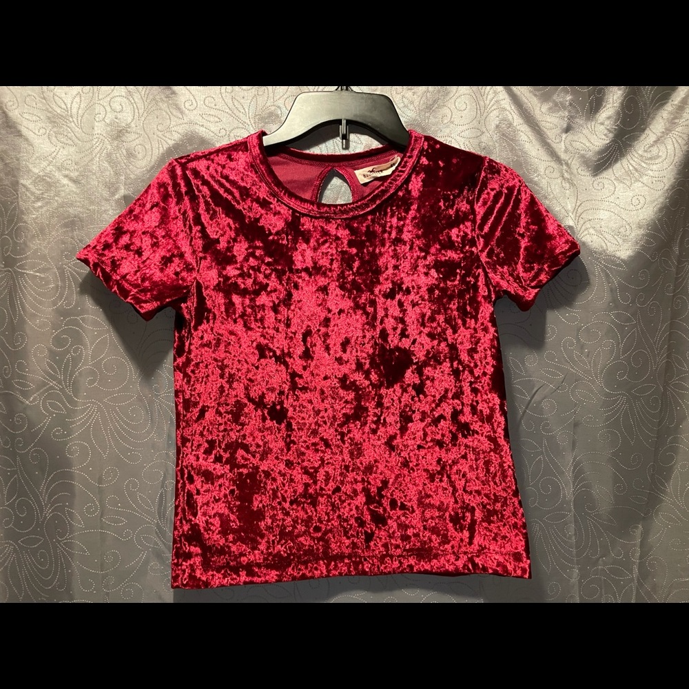 Hollister Red Velvet Short Sleeve Tee